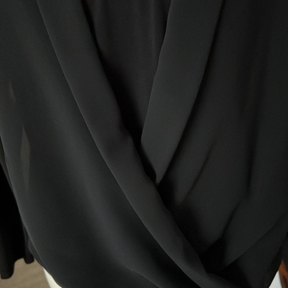 Afani Basic Black Blouse - Picture 3 of 9